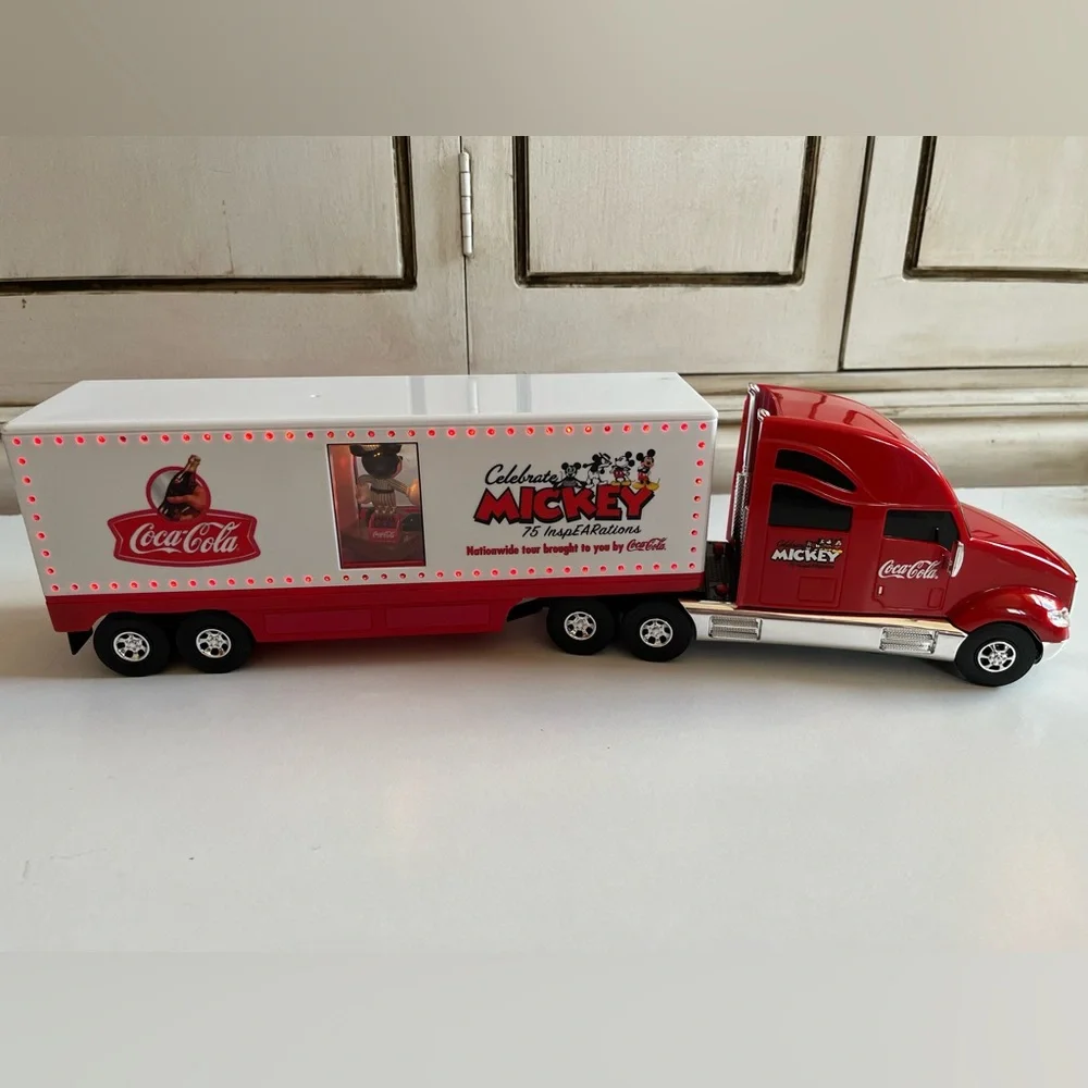 Coca-cola 2004 Tour Carrier Semi truck w/Mickey Statue SEMI 75th Anniversary